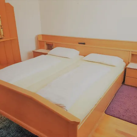 Konukevi Gasthof Theresienhof *