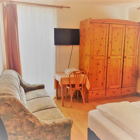 Konukevi Gasthof Theresienhof *